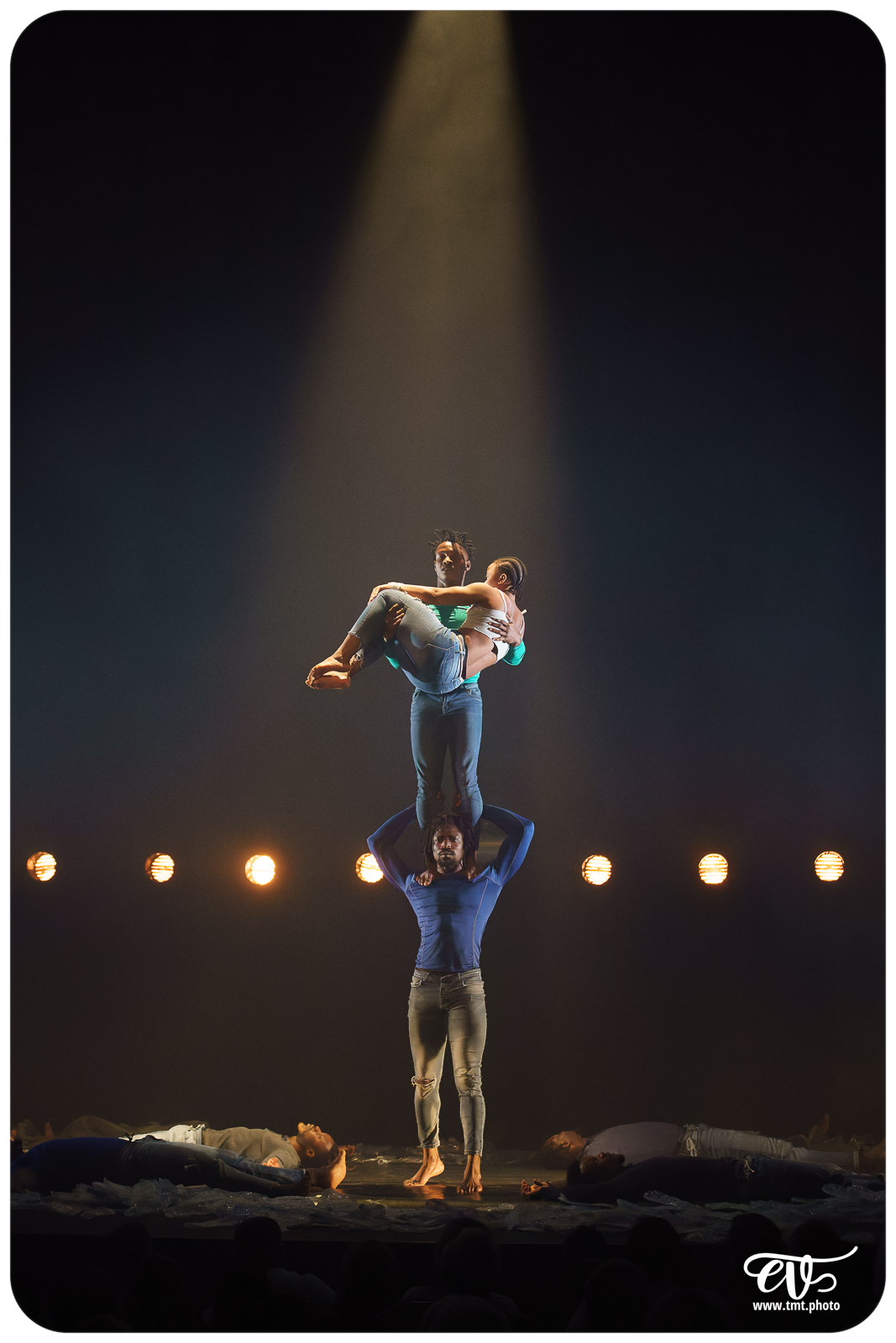 YÉ ! (L'EAU) (CIRCUS BAOBAB)